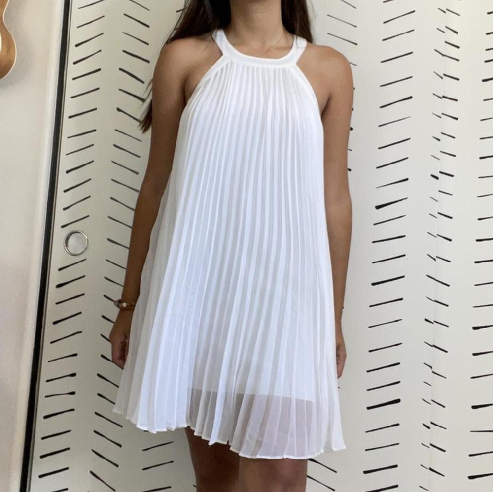 [Guess] 🤍 Pleated Dress